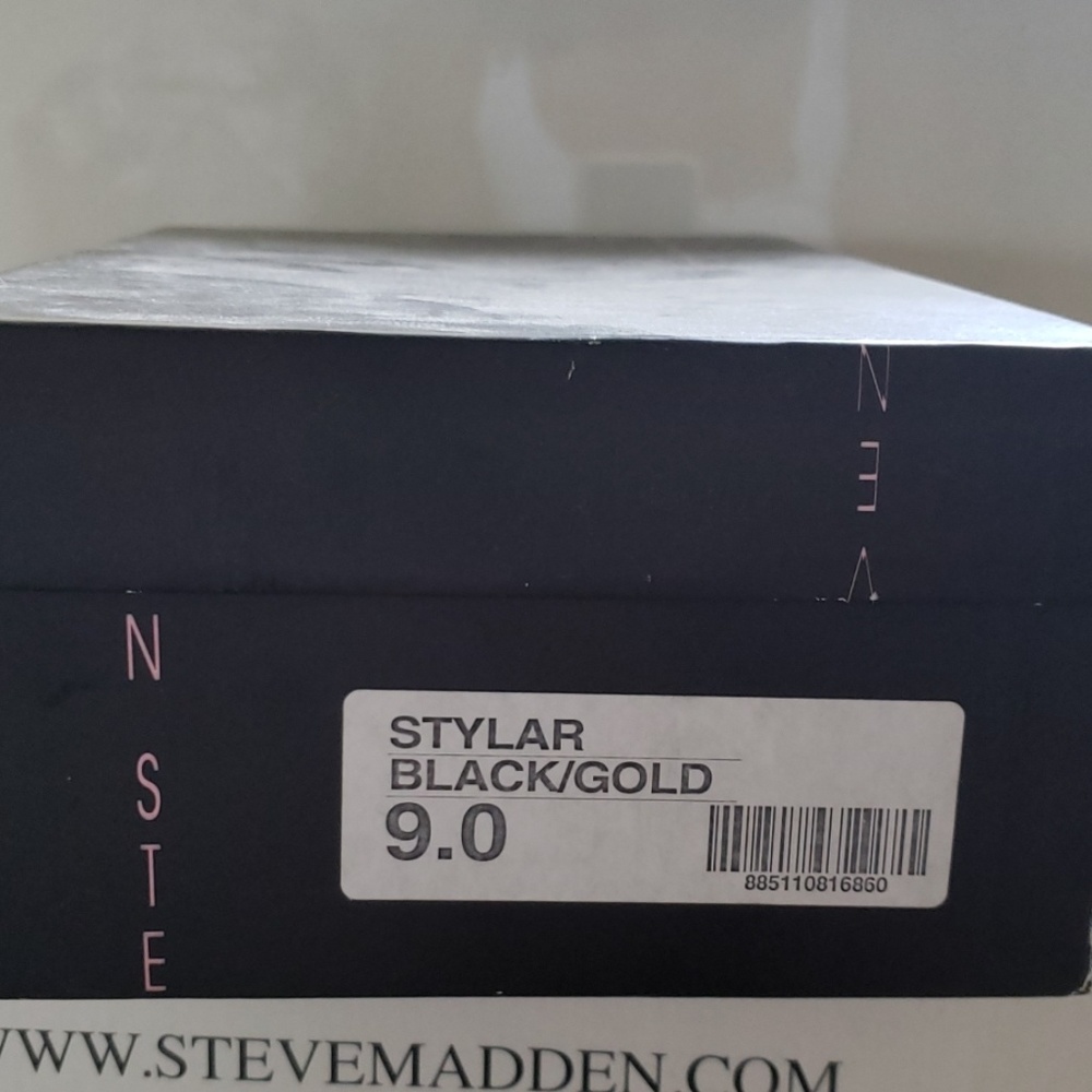 Shoes - Picture 3 of 3